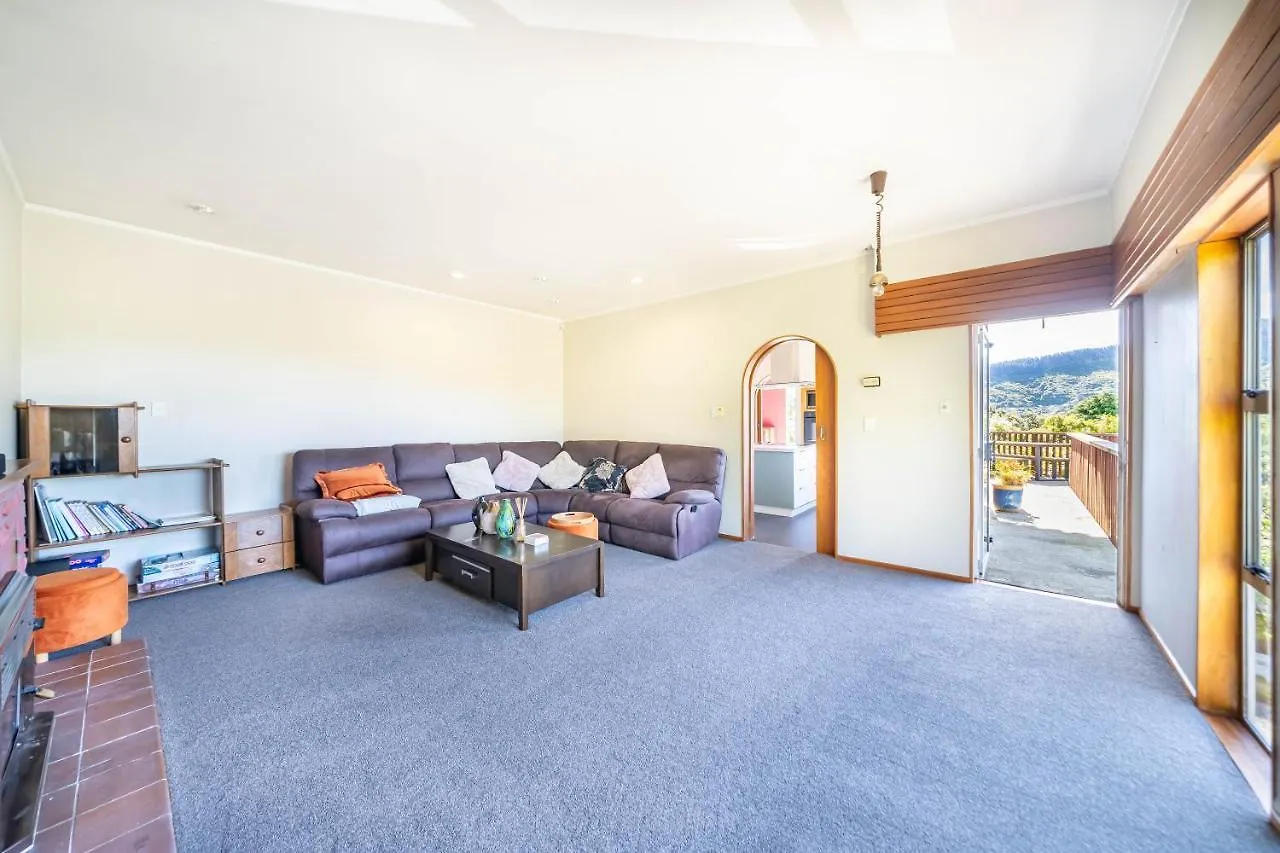 Eclectic 70S Mansion Villa Wellington New Zealand