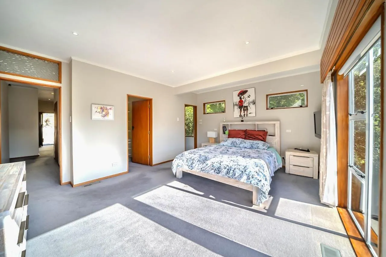 Eclectic 70S Mansion Villa Wellington 0*,  New Zealand